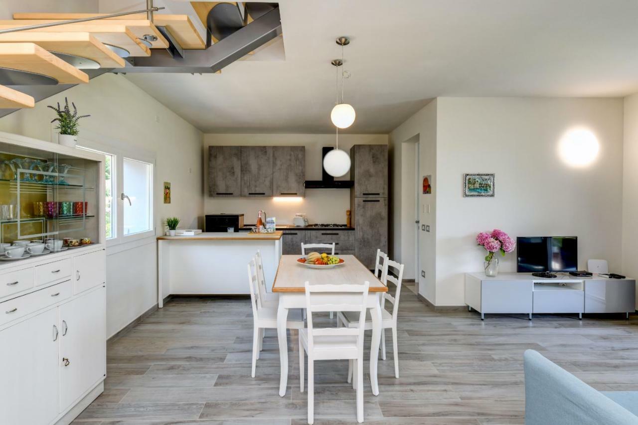 Villa Casa Linda à Ronchi  Extérieur photo